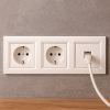 Nova III două prize cu conector UTP cu cadru alb